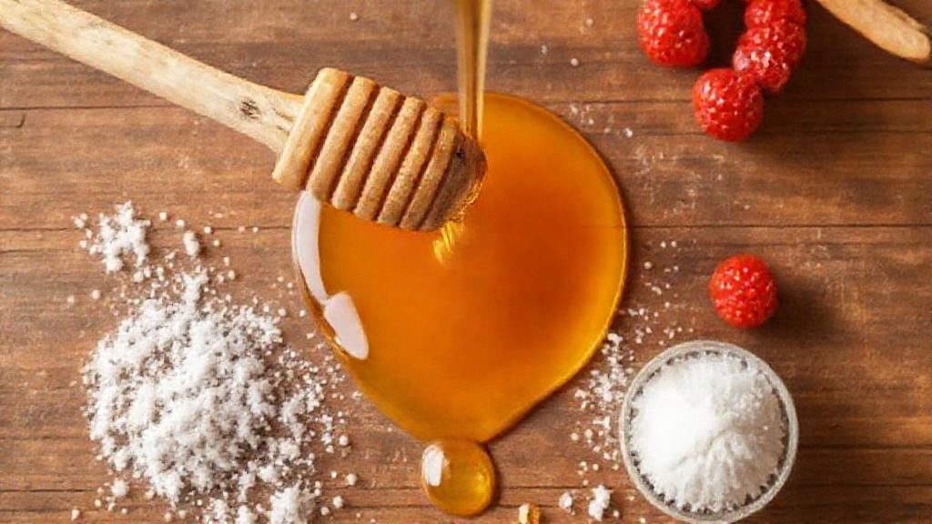 Illustrative image for "Why Honey Is a Healthier Alternative to Refined Sugar in Baking"